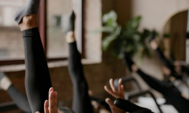 Reformer pilates group classes